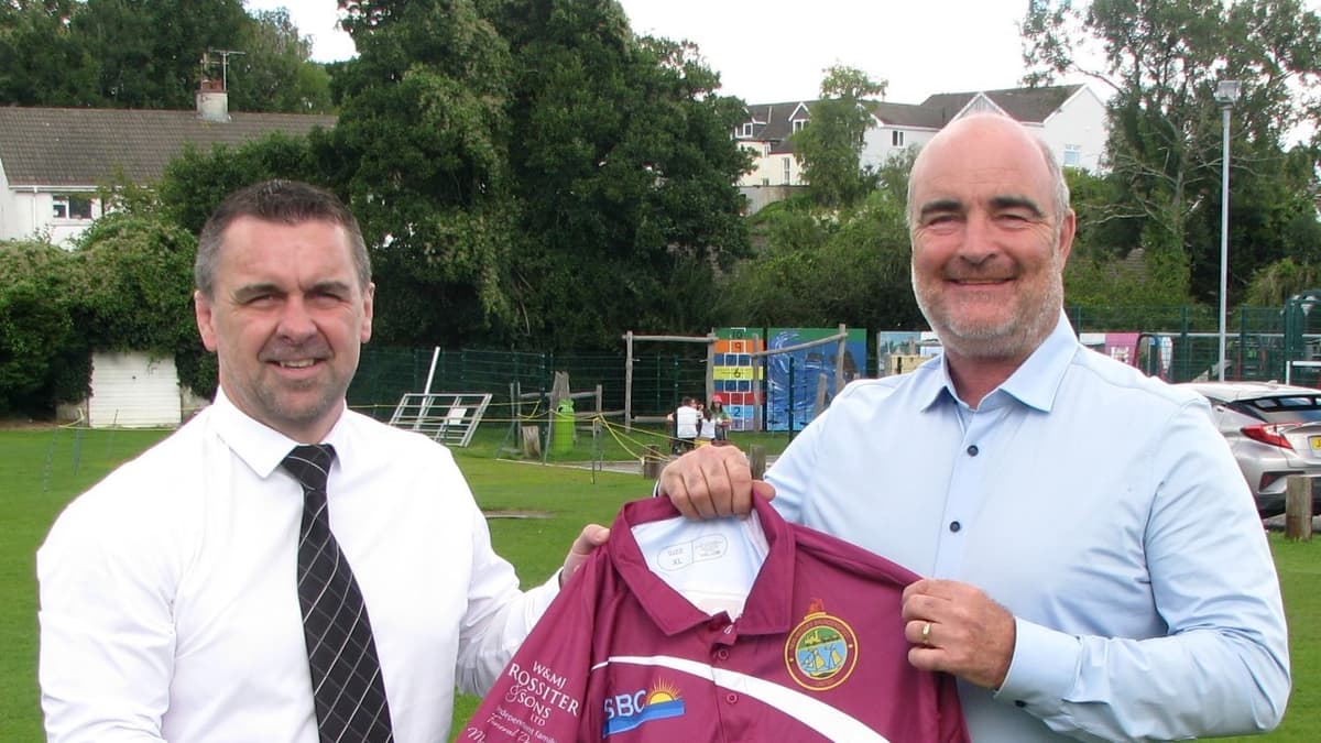 New Hedges/Saundersfoot United’s sparking form continues tenbytoday